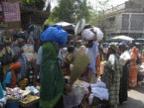 rue animee bamako.jpg
